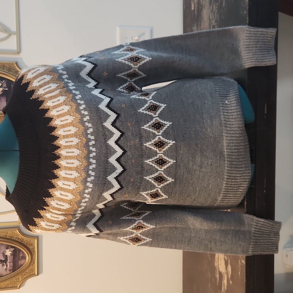 crown & ivy Gray and Gold Patterned Turtleneck Sweater